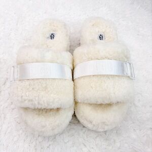 new UGG fluffita flatform cream fluffy slides